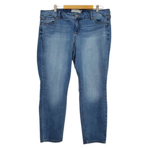 Torrid Mid Rise Womens Denim Blue Acid Wash Boyfriend Jeans Size 18